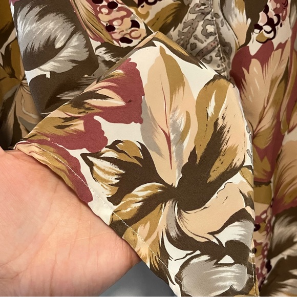 HER | Vintage Floral Button Up Shirt - Picture 7 of 15